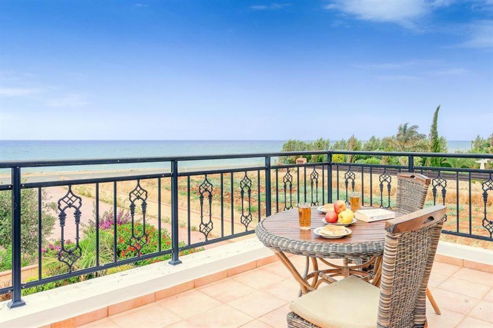 Argaka Beachfront Villa Пафос Экстерьер фото